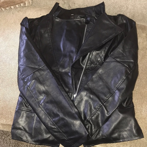 Woman’s casual long sleeve pu leather jacket - Picture 3 of 5
